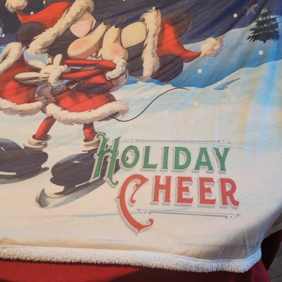Disney Mickey & Minnie Throw - Picture 5 of 15